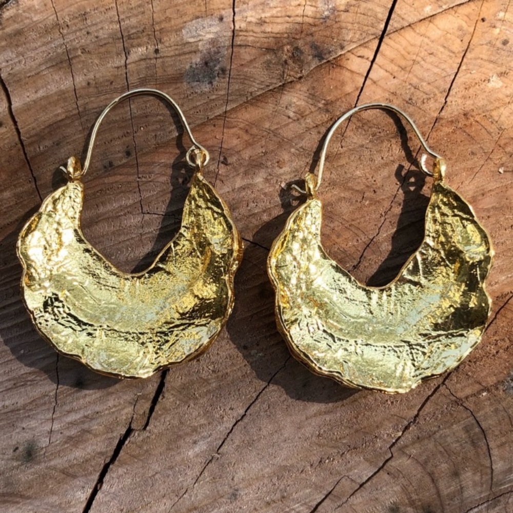 Texture Hoop Earrings! - Picture 6 of 7